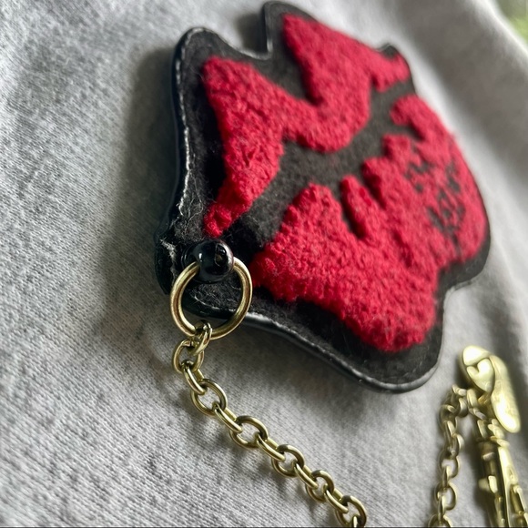 Betsy Johnson Furry Red Lip ID HOLDER or KEY - Picture 4 of 4